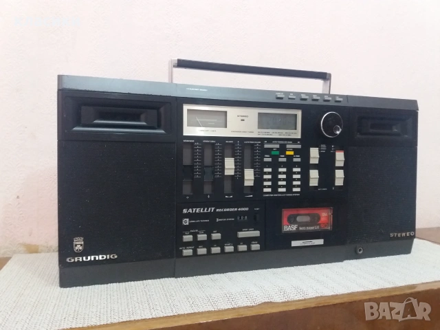 GRUNDIG SATELLIT RECORDER 4000., снимка 4 - Радиокасетофони, транзистори - 55253289