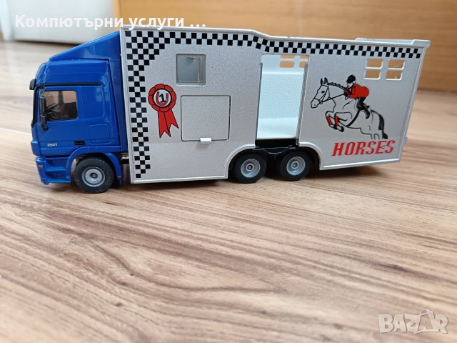 Mercedes Actros за превоз на Коне - мащаб 1:50 на SIKU моделът е с доста липси