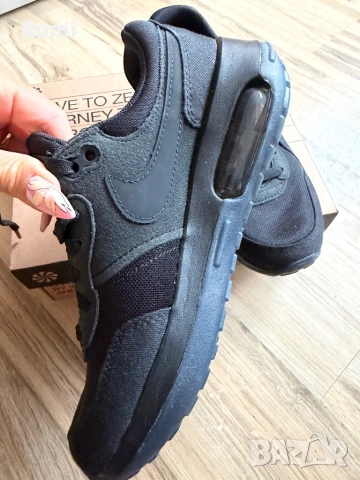 Оригинални нови маратонки NIKE AIR MAX MOTIF! 35,5 н, снимка 6 - Маратонки - 54782326