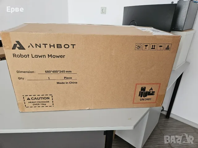 Продавам робот косачка ANTHBOT M9 (без периметърен кабел) – Като нов!, снимка 3 - Градинска техника - 55680926