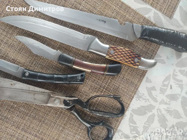 Два ножа стари здрави,две ножчета и шивашка ножица,,чилик,, стомана изработка красива на всички , снимка 17 - Антикварни и старинни предмети - 55616485