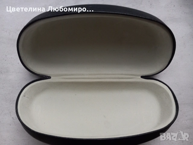 Калъф за очила – твърд, черен, стилен