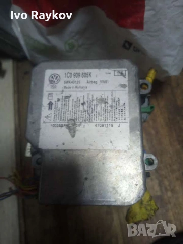 AIRBAG модул за  VW Polo 1C0909605K