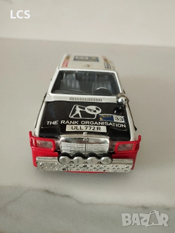 Bburago Mercedes 450 SEL Made in Italy Количка 1/24 , снимка 3 - Колекции - 54271547