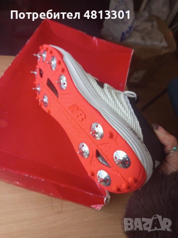 ЧИСТО НОВИ New Balance REVlite Шпайкове Лека Атлетика, Размер 43 (27.5 см), снимка 2 - Фен артикули - 54372409