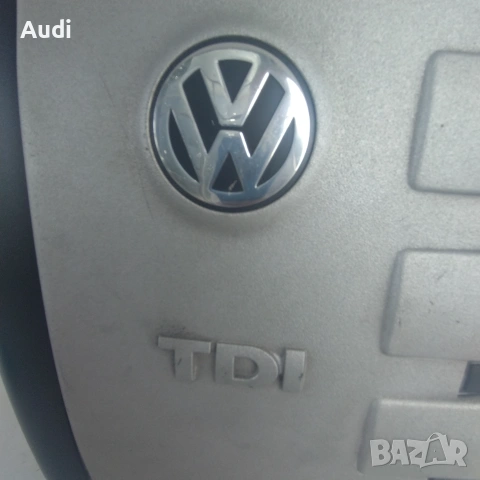 Декоративен капак за двигател  VW TOUAREG 2004г, снимка 2 - Части - 55228271