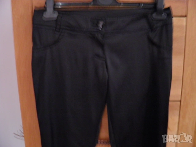 Дамски черен панталон от еластичен сатен, снимка 3 - Панталони - 54298610