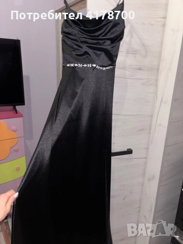 Черна сатенена рокля+бижу
