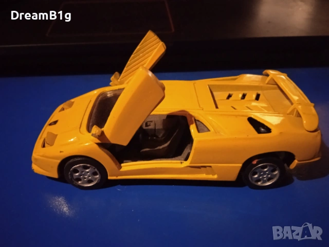 Метален модел Lamborghini Diablo 1/32 от 90-те vintage, снимка 4 - Колекции - 54336627