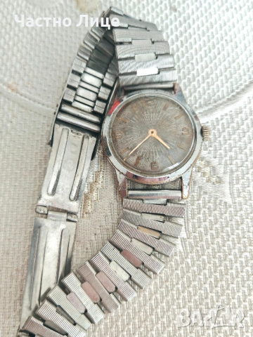 Швейцарски Ретро Ръчен Мъжки Часовник GENEVE SPORT   Работи ОК. Верижката е руска или българска.