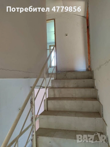 Триетажна къща с двор. За ремонт. село Могила, снимка 6 - Вили - 54001691