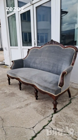 Антикварен диван масив орех