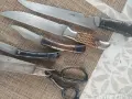 Два ножа стари здрави,две ножчета и шивашка ножица,,чилик,, стомана изработка красива на всички , снимка 17