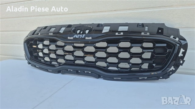 Централна решетка за предна броня Kia Sportage Black Edition година 2016 - 2021 код 86352-F1800, снимка 2 - Аксесоари и консумативи - 54442410