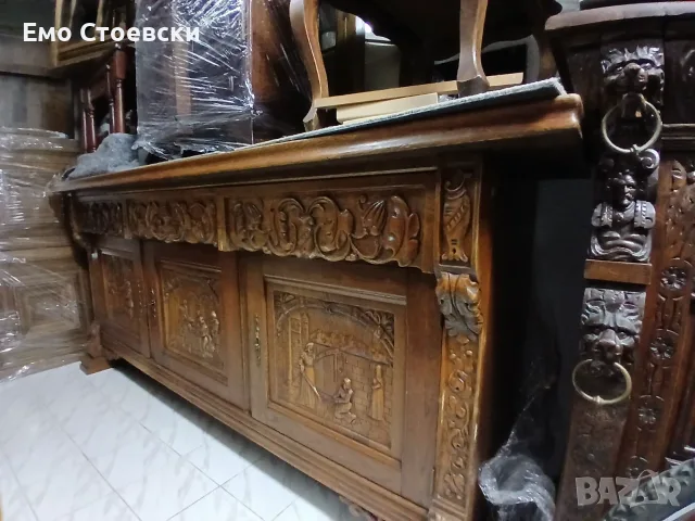 Дъбов шкаф с дърворезба, снимка 4 - Шкафове - 55303827