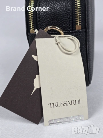 Нова дамска чанта Trussardi - черна със златисти детайли, снимка 4 - Чанти - 54407319