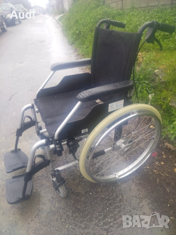 Сгъваема инвалидна рингова количка със степенки Марка: INVACARE Ширина на седалката 45см Дълбочина 4, снимка 9 - Инвалидни колички - 54009941