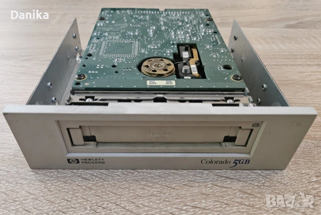 Tape drive HP Colorado 5GB Internal 5.25" IDE за архивиране на данни с касета 
