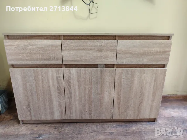 Практичен скрин цвят дъб - 3 чекмеджета и 3 врати , снимка 2 - Скринове - 55573614