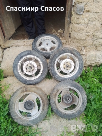 комплект гуми за скутер