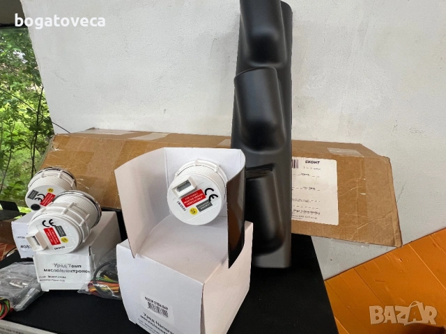Уреди за кола обороти,масло темп.и налягане , снимка 3 - Аксесоари и консумативи - 54379011