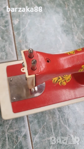 Детска шевна машина с кутия, снимка 8 - Колекции - 54272598