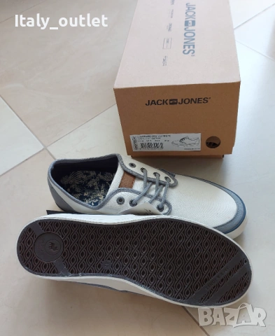 Оригинални, нови в кутия кецове Jack & Jones 42, снимка 3 - Кецове - 54799720