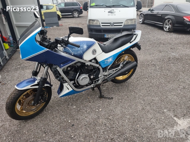 Honda vf750, снимка 3 - Мотоциклети и мототехника - 54443784