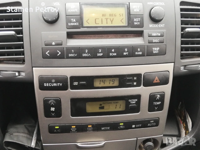 Toyota Corolla verso 1.8i Linea Sol/LPG, снимка 15 - Автомобили и джипове - 54606046
