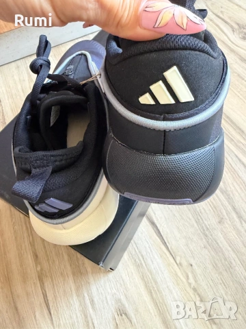 Оригинални нови шикозни маратонки adidas DON ! 41,44,45,46 н, снимка 9 - Маратонки - 54722919
