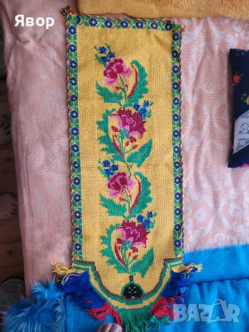 Извезана кърпа ръчна изработка 