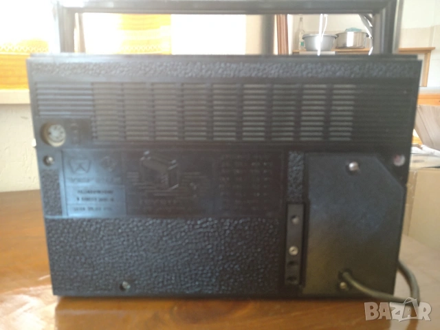 Радио VEF 202 с добавен УКВ/FM обхват, снимка 3 - Антикварни и старинни предмети - 54605658