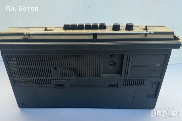 Радиокасетофон Hitachi TRK-7011E, снимка 5 - Радиокасетофони, транзистори - 55551779