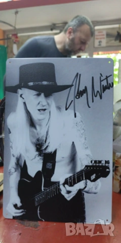 Johnny Winter Autoghraph-метална табела(плакет), снимка 2 - Китари - 54486551