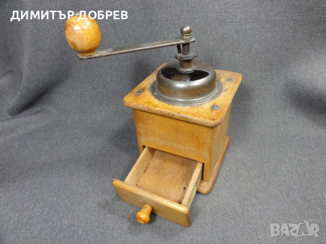 СТАРА РЕТРО ДЪРВЕНА МЕЛНИЦА ЗА КАФЕ РЪЧНА КАФЕМЕЛАЧКА, снимка 2 - Антикварни и старинни предмети - 54712680