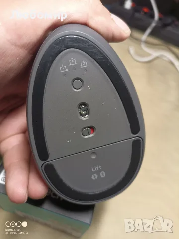 Безжична Мишка с тихи бутони LOGITECH Vertical Ergonomic Mouse LIFT Graphite , , снимка 3 - Клавиатури и мишки - 55578748