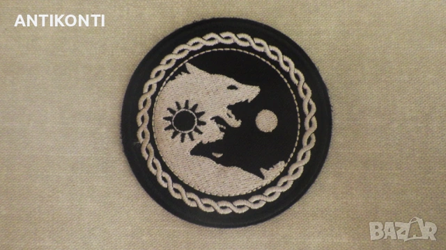SUN & MOON WOLVES велкро нашивка