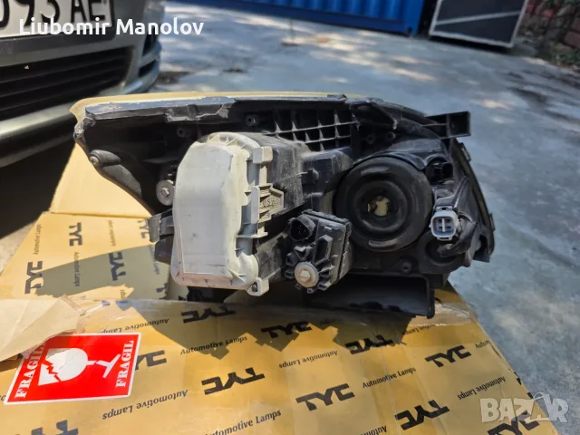 Продавам оригинални фарове за Авенсис Т25, снимка 3 - Части - 55320896