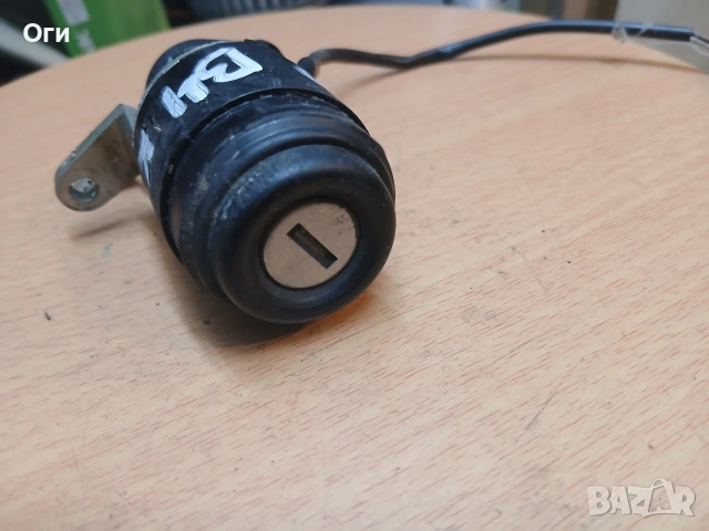 Ключалка заден капак за Ауди 80 В4 комби, снимка 3 - Части - 54741214