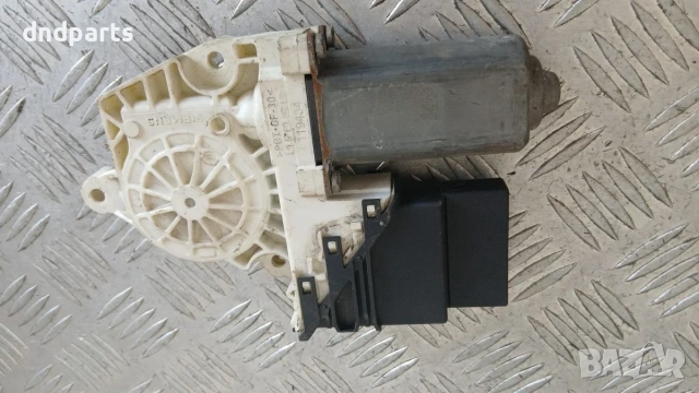 Моторче стъклоповдигач VW Golf 5 2006 (задно дясно) 9934-25-200 F005S00208