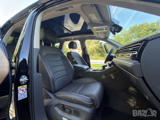 VW Touareg Elegance 3.0 V6 TDI, снимка 9 - Автомобили и джипове - 54878656