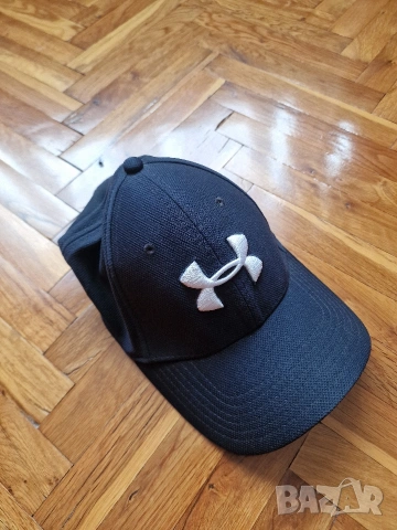 Страхотна шапка с козирка UNDER ARMOUR,един размер , снимка 2 - Шапки - 54520425