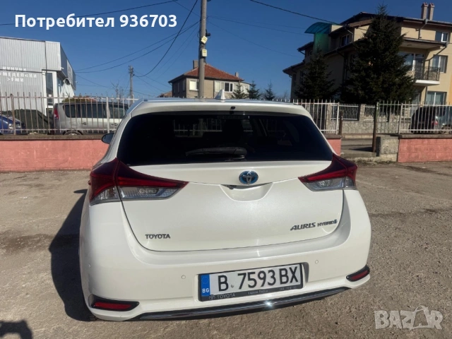 Toyota Auris 1.8 HYBRID, снимка 2 - Автомобили и джипове - 53561049