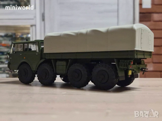 Tatra T813 "KOLOS" 8x8 1967 - мащаб 1:43 на DeAgostini моделът е нов в блистер, снимка 3 - Колекции - 54436365