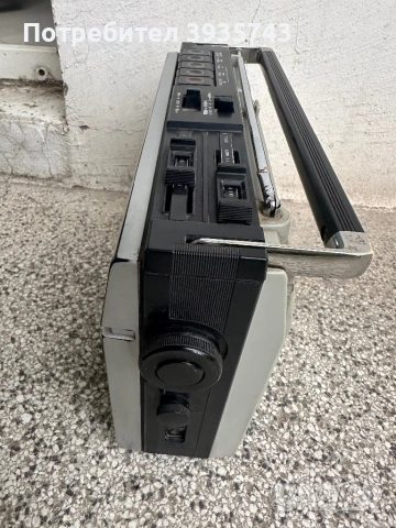Sanyo ретро касетофон отличен, снимка 3 - Радиокасетофони, транзистори - 54547410