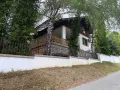 Уютна вила с панорамна гледка и голям озеленен двор в Троянския балкан, снимка 1