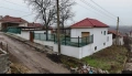Напълно рестраврирана къщта във регулация със ток и вода за довършителн ремонт вътрешни по вкус на , снимка 8