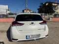 Toyota Auris 1.8 HYBRID, снимка 2