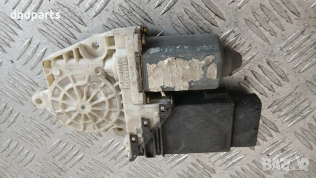 Моторче стъклоповдигач VW Golf 4 2000 (предно дясно) 9776-101434-203 F005S00048