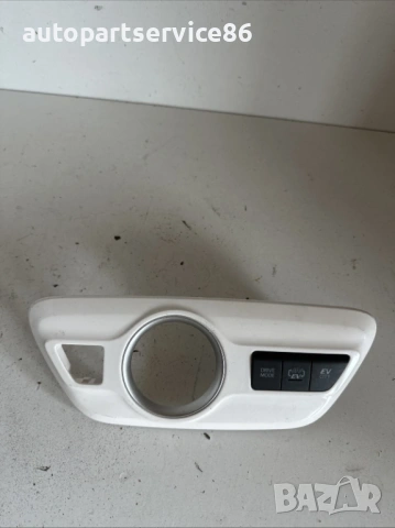 Обшивка на селектора на предавките за Toyota Prius 1.8 Hybrid (2018) 58841-47040